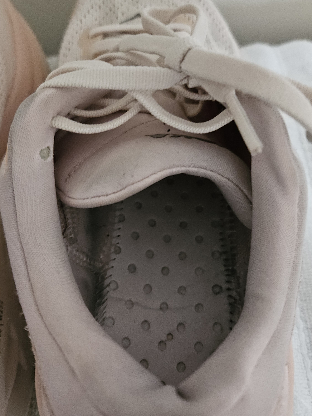 HOKA ONE ONE Bondi 8 Women’s Size 8.5 Sneakers Cream/Vanilla 1127952-CMV - Picture 8 of 11